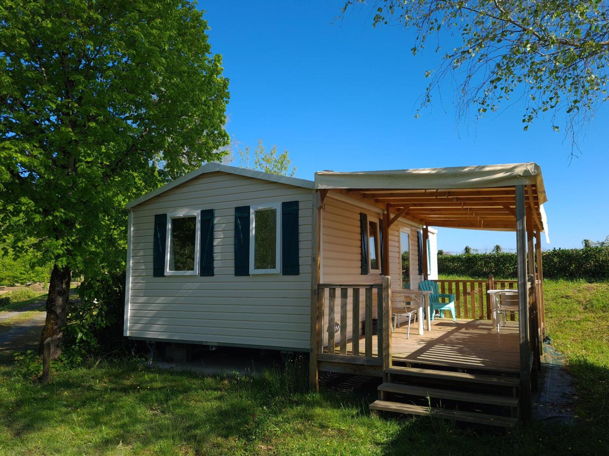 Camping De Ladignac Le Long Bel Air Zewnętrze zdjęcie