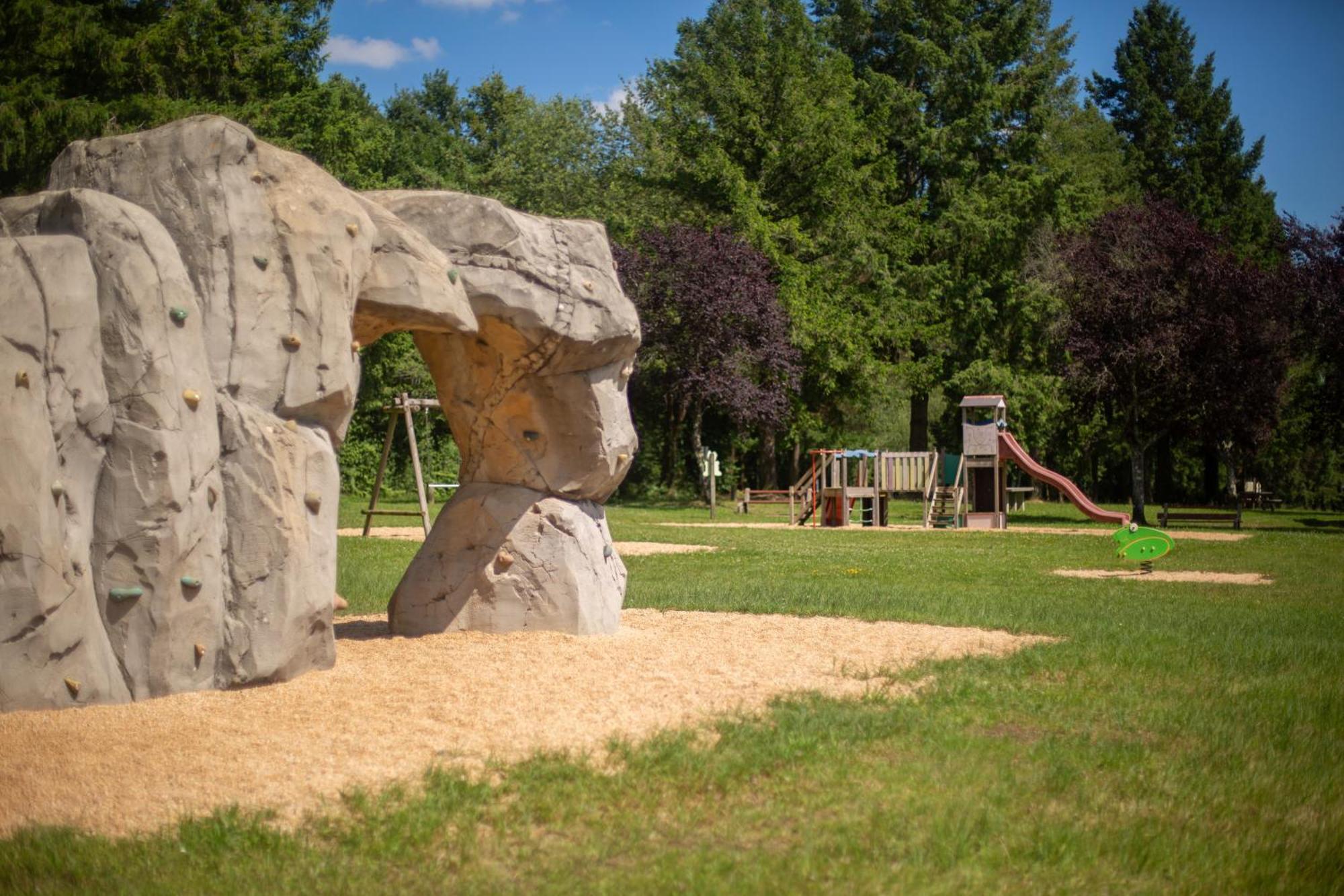 Camping De Ladignac Le Long Bel Air Zewnętrze zdjęcie